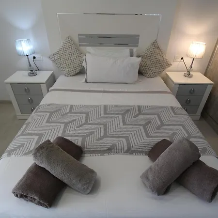 Fabulous With Private Pool & Large Roof Solarium * Villamartin (Valencia)