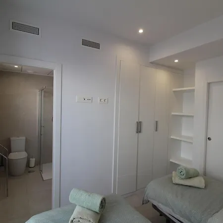 Villa Fabulous With Private Pool & Large Roof Solarium *