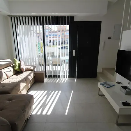 Villa Fabulous With Private Pool & Large Roof Solarium Villamartin (Valencia)