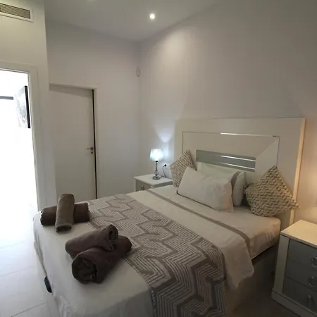 Villa Fabulous With Private Pool & Large Roof Solarium *